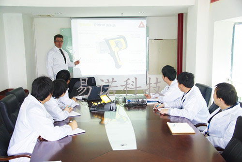 1575961570121379.jpg 定期的技術(shù)培訓(xùn).jpg